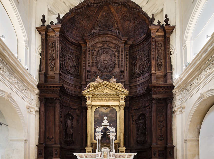La chapelle des Jésuites et son retable, entièrement rénovés.