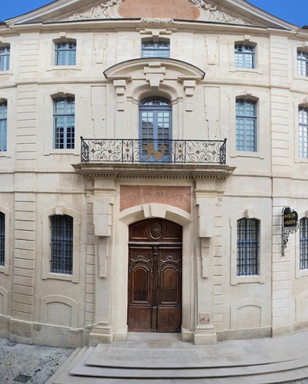 L'entrée du Museon Arlaten, Palais du Félibrige